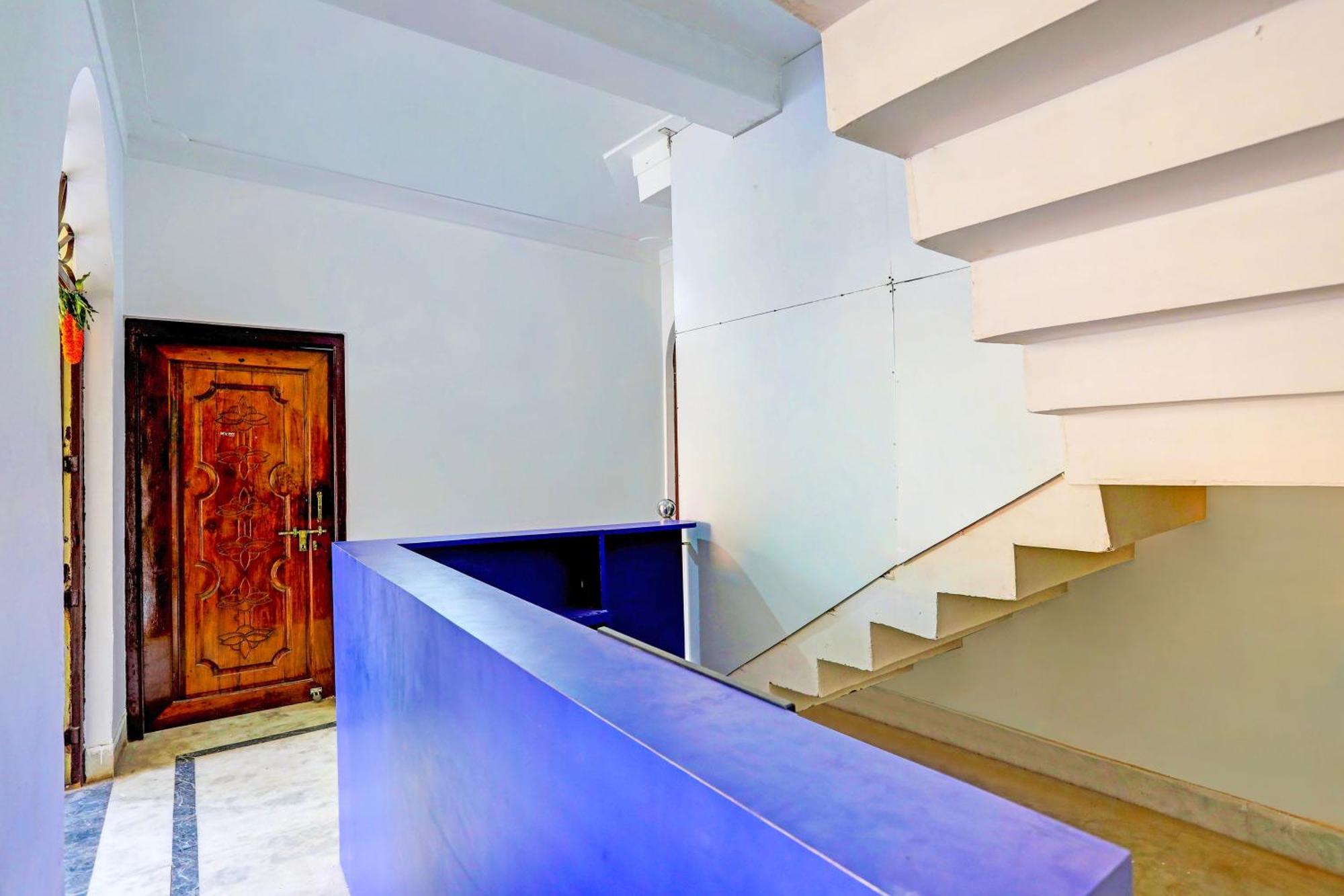 בובנשוואר Dibya Guest House מראה חיצוני תמונה