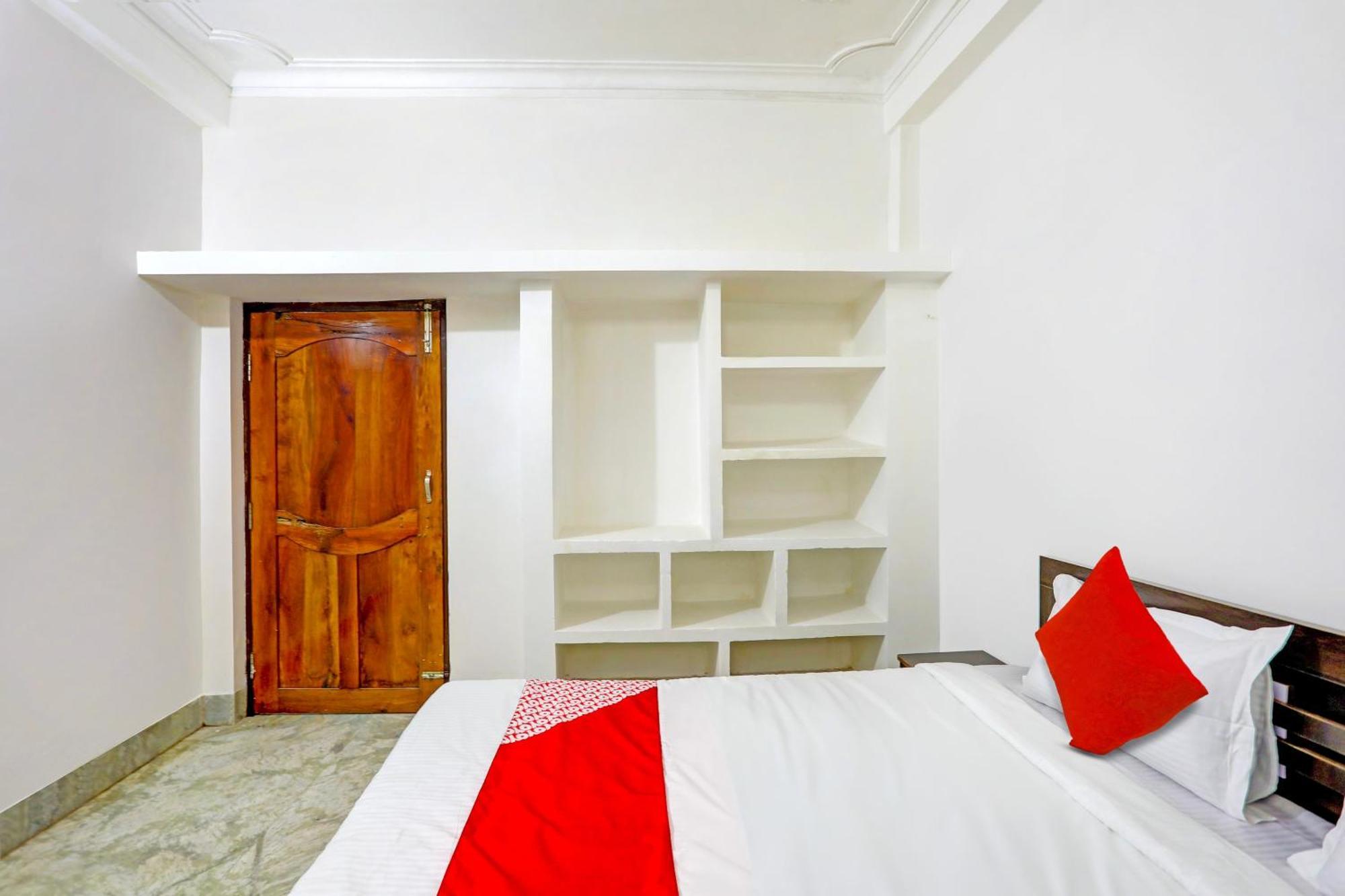 בובנשוואר Dibya Guest House מראה חיצוני תמונה