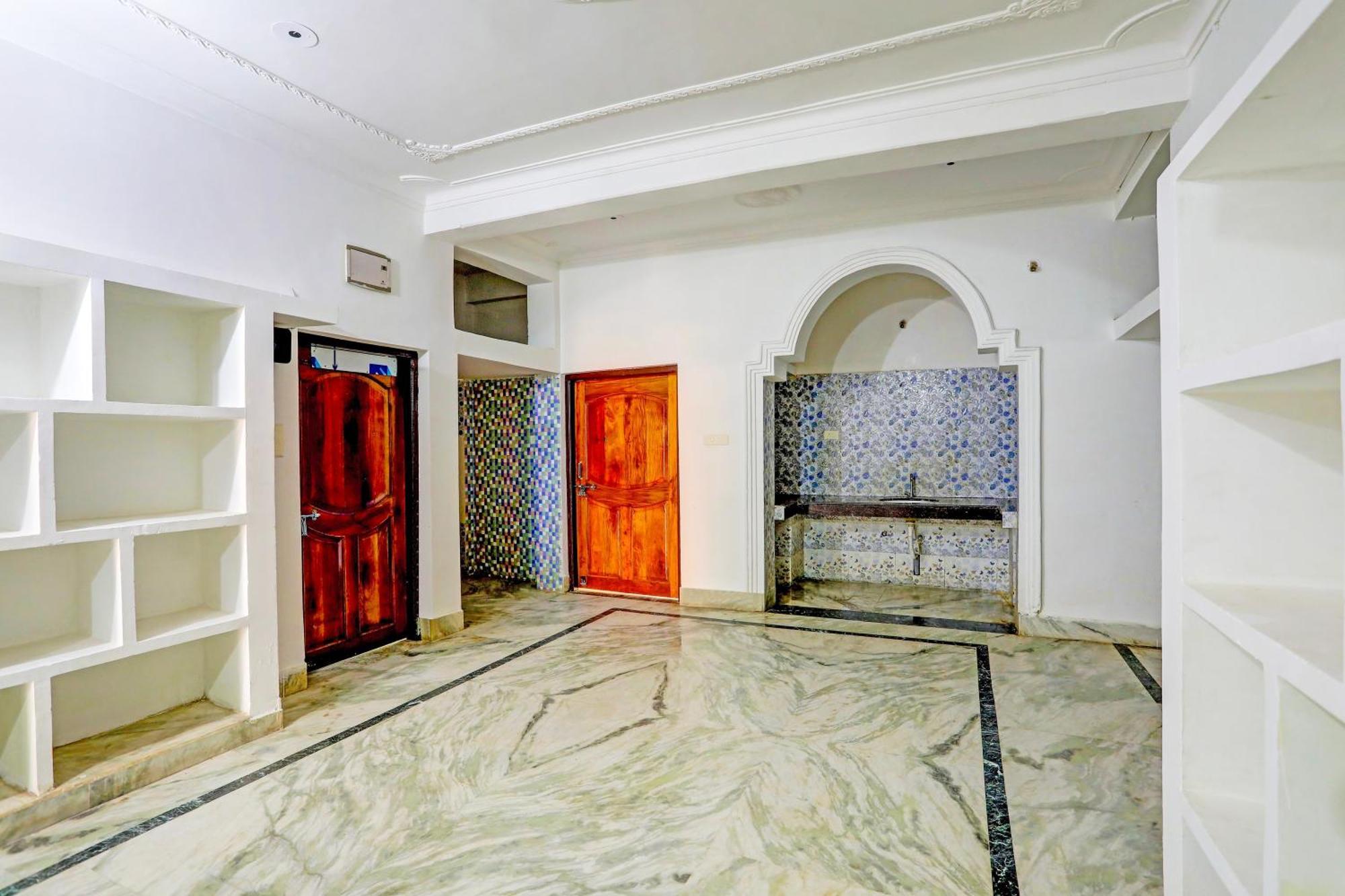 בובנשוואר Dibya Guest House מראה חיצוני תמונה