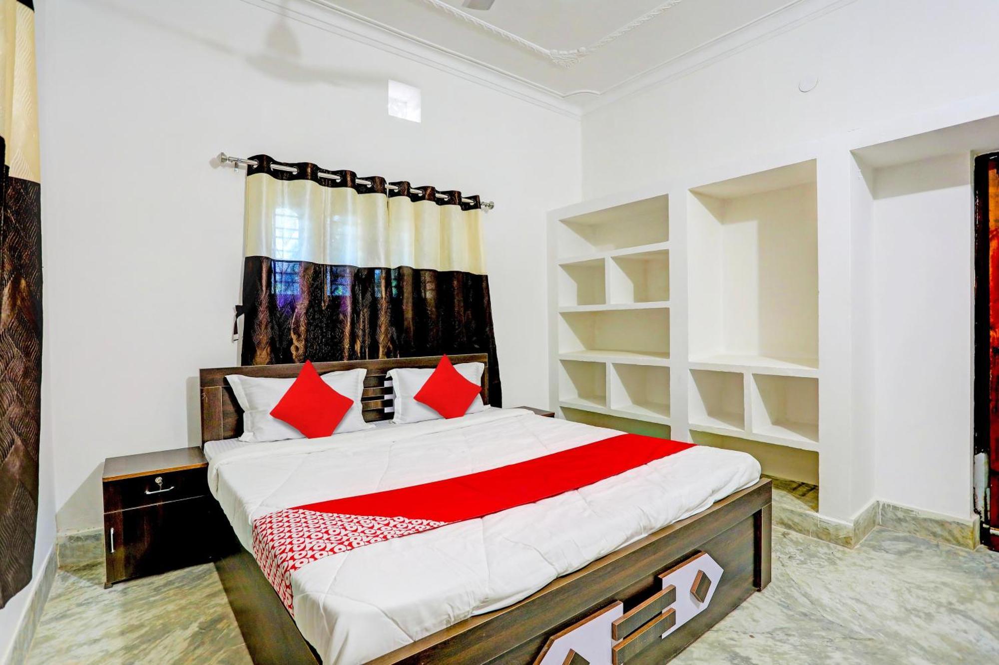 בובנשוואר Dibya Guest House מראה חיצוני תמונה